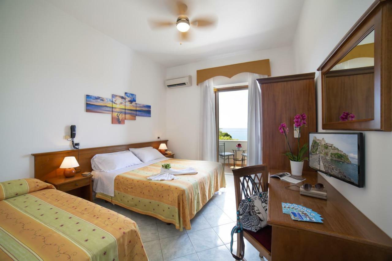 Hotel La Mandorla Barano d'Ischia ภายนอก รูปภาพ